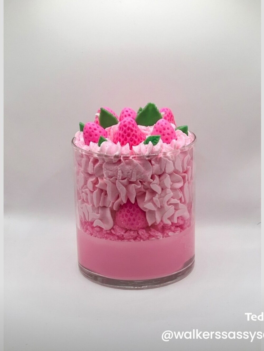 Strawberry Cheesecake Candle - Picture 3 of 4